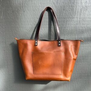 Portland Leather Oversized Zipper Tote in OLD Honey!!!!!!
